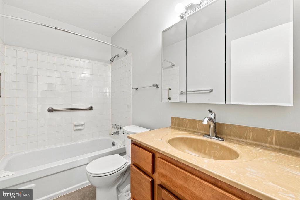 3625 CHORLEY WOODS WAY Unit: 8-B