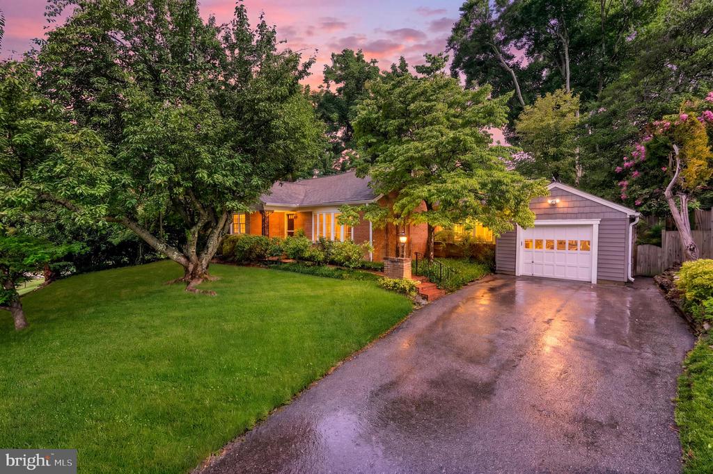 412 SOUTHWEST DRIVE