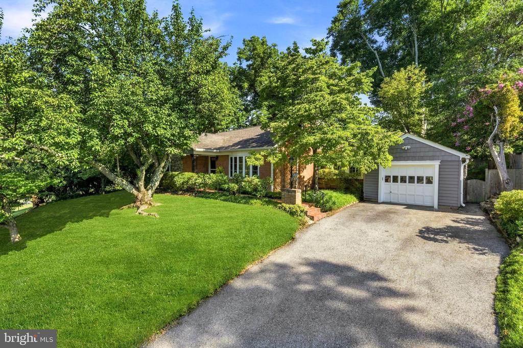 412 SOUTHWEST DRIVE