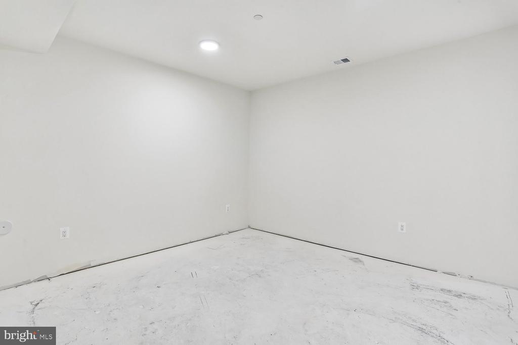 6217 PLAINVIEW ROAD
