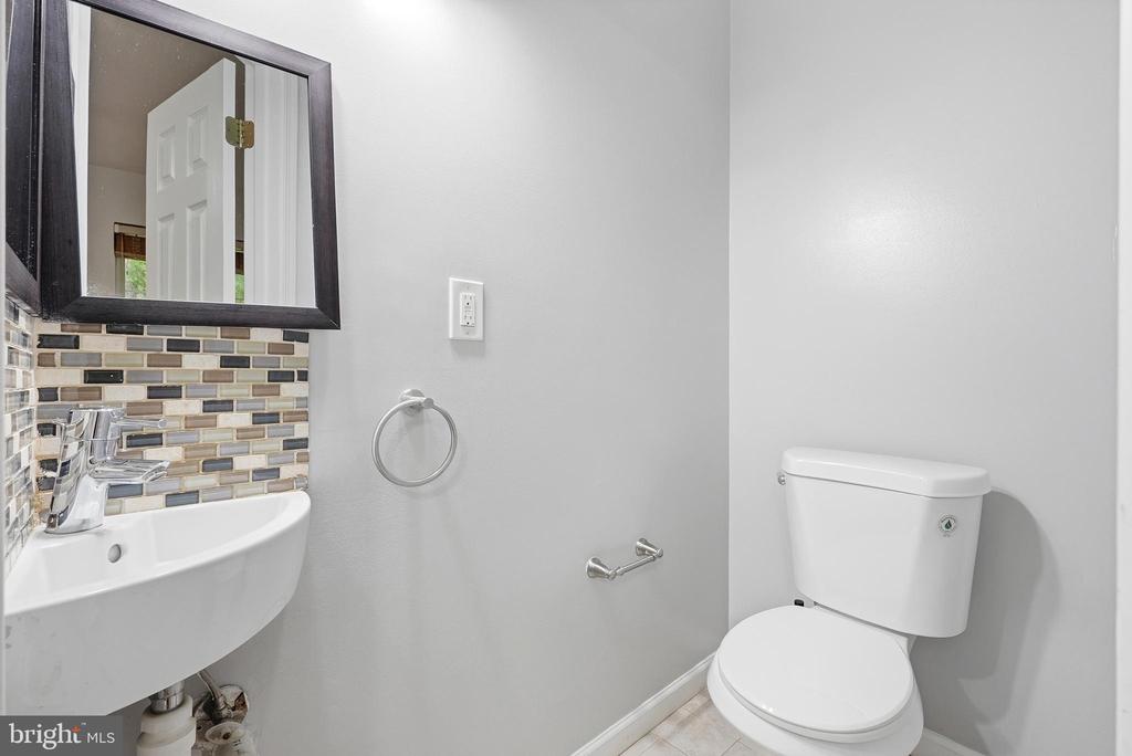 13722 PALMETTO CIRCLE