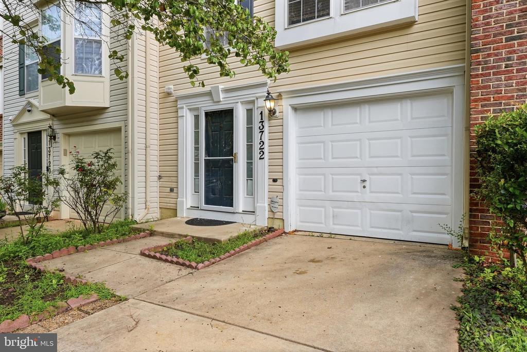 13722 PALMETTO CIRCLE