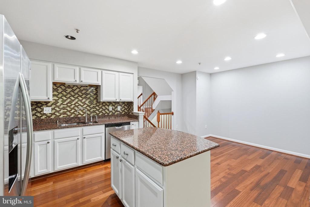 13722 PALMETTO CIRCLE