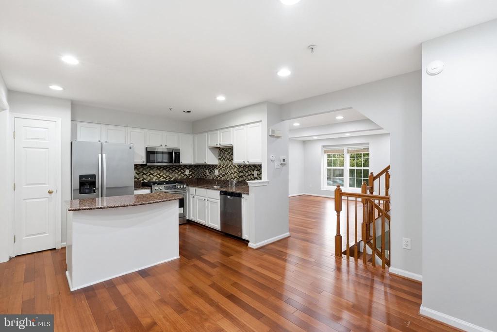 13722 PALMETTO CIRCLE