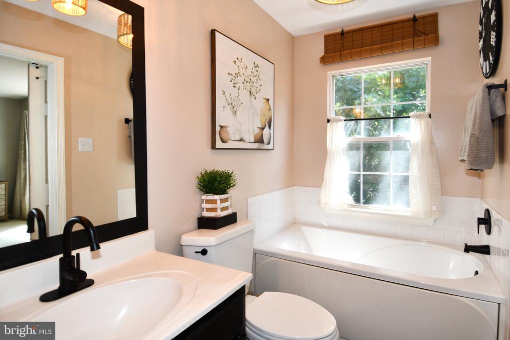13028 SHAMROCK GLEN DRIVE Unit: 202