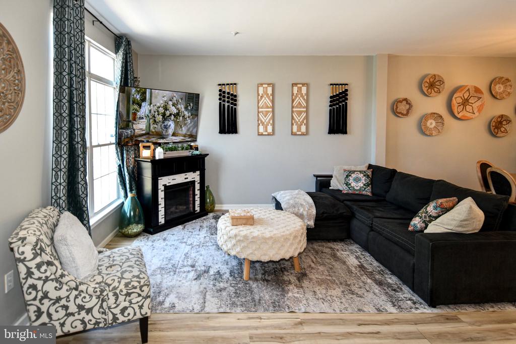 13028 SHAMROCK GLEN DRIVE Unit: 202