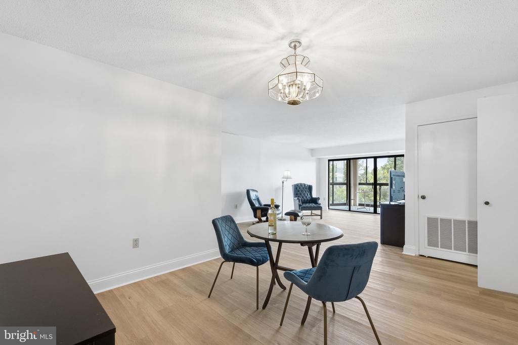 15100 INTERLACHEN DRIVE Unit: 4-822