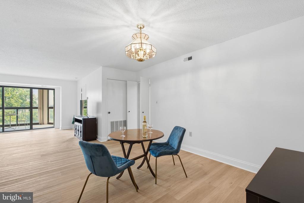 15100 INTERLACHEN DRIVE Unit: 4-822
