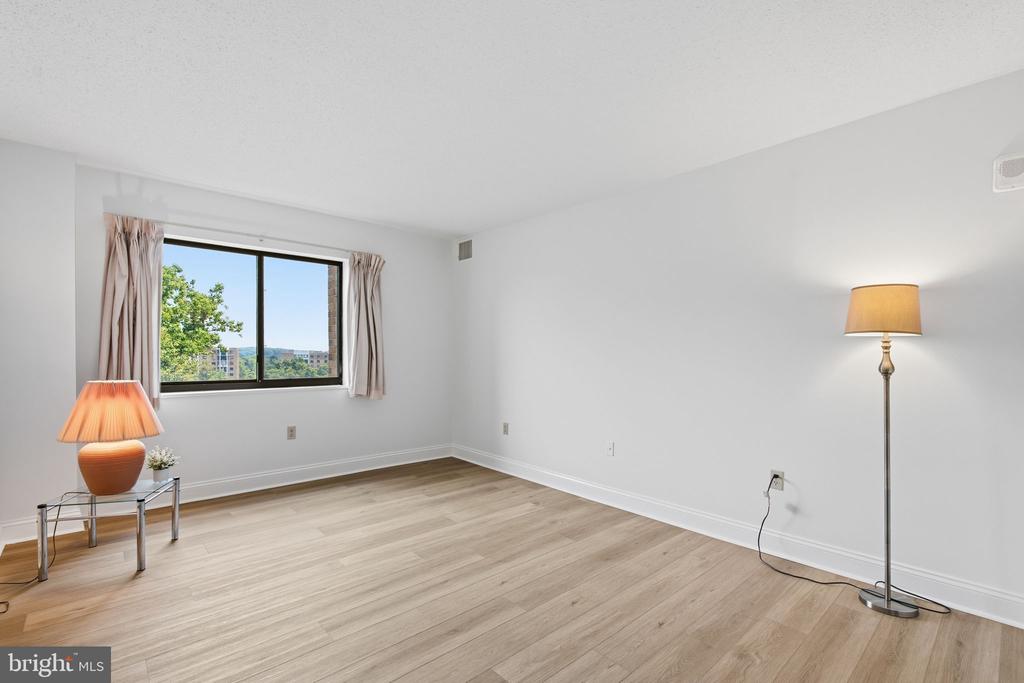 15100 INTERLACHEN DRIVE Unit: 4-822