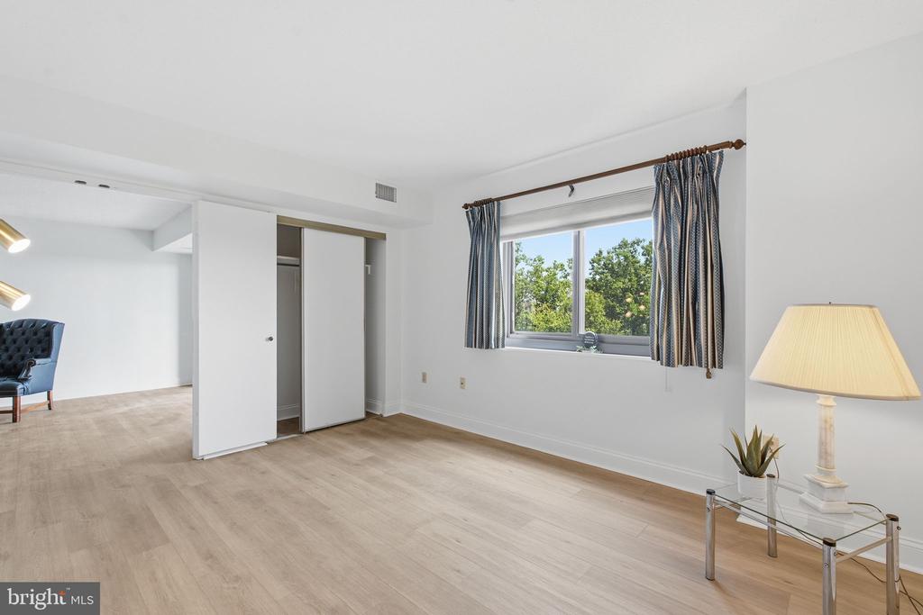 15100 INTERLACHEN DRIVE Unit: 4-822