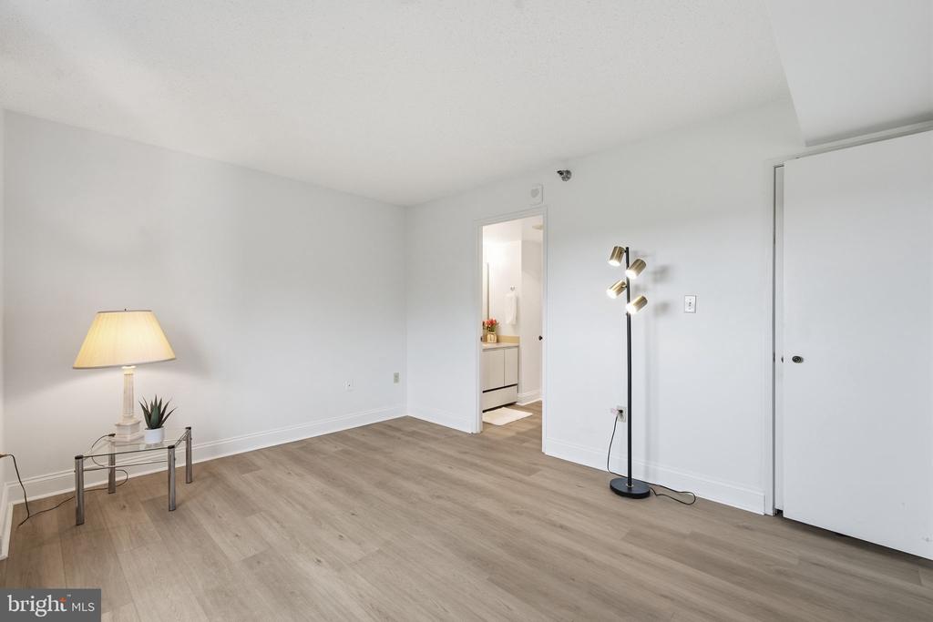 15100 INTERLACHEN DRIVE Unit: 4-822