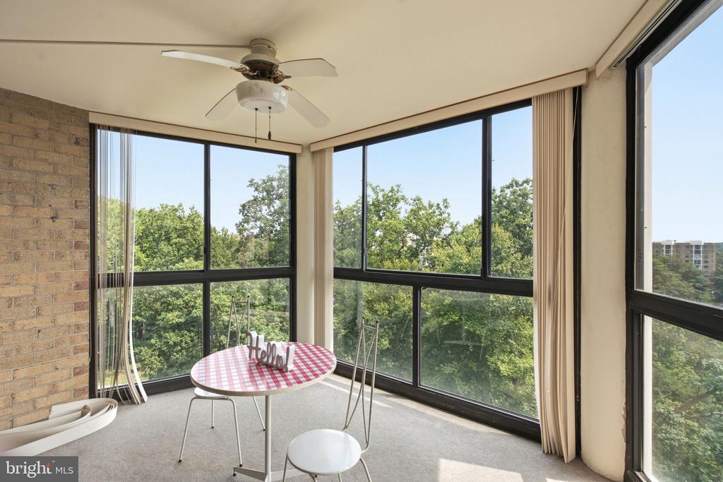 15100 INTERLACHEN DRIVE Unit: 4-822