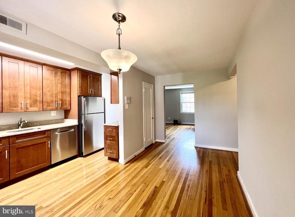 2207 WASHINGTON AVENUE Unit: 201