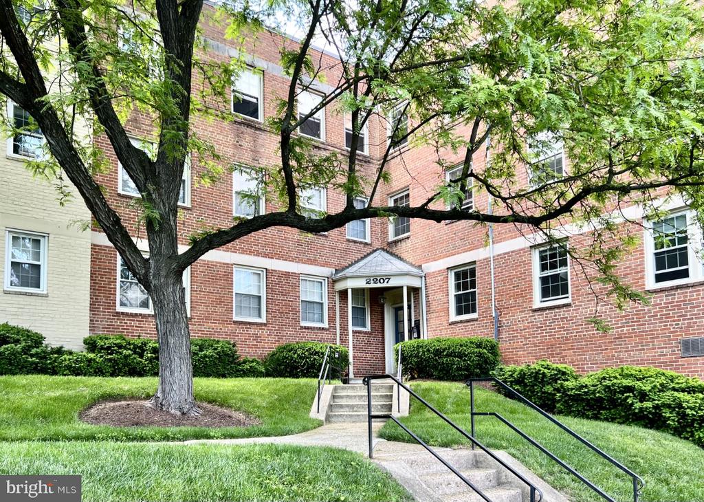 2207 WASHINGTON AVENUE Unit: 201