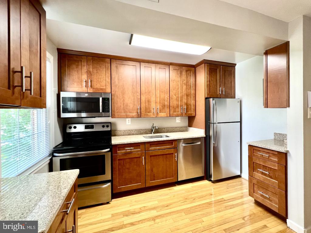 2207 WASHINGTON AVENUE Unit: 201