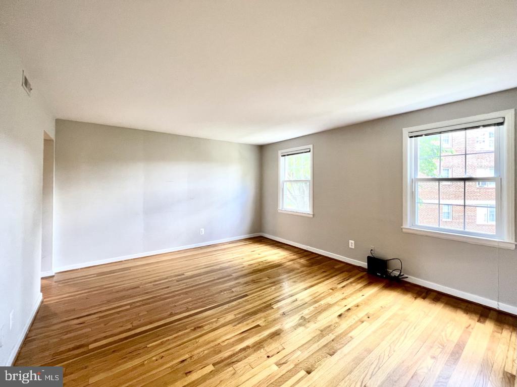 2207 WASHINGTON AVENUE Unit: 201