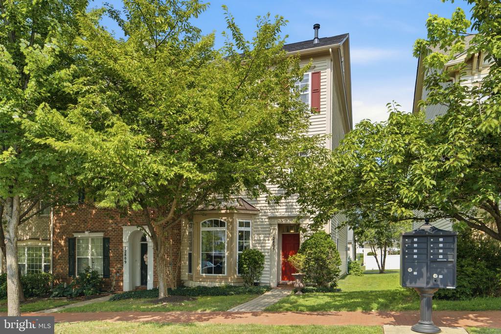12805 CLARKSBURG SQUARE ROAD