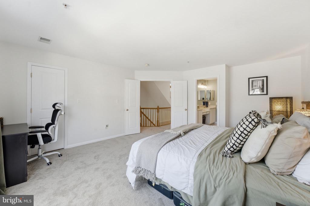 12805 CLARKSBURG SQUARE ROAD