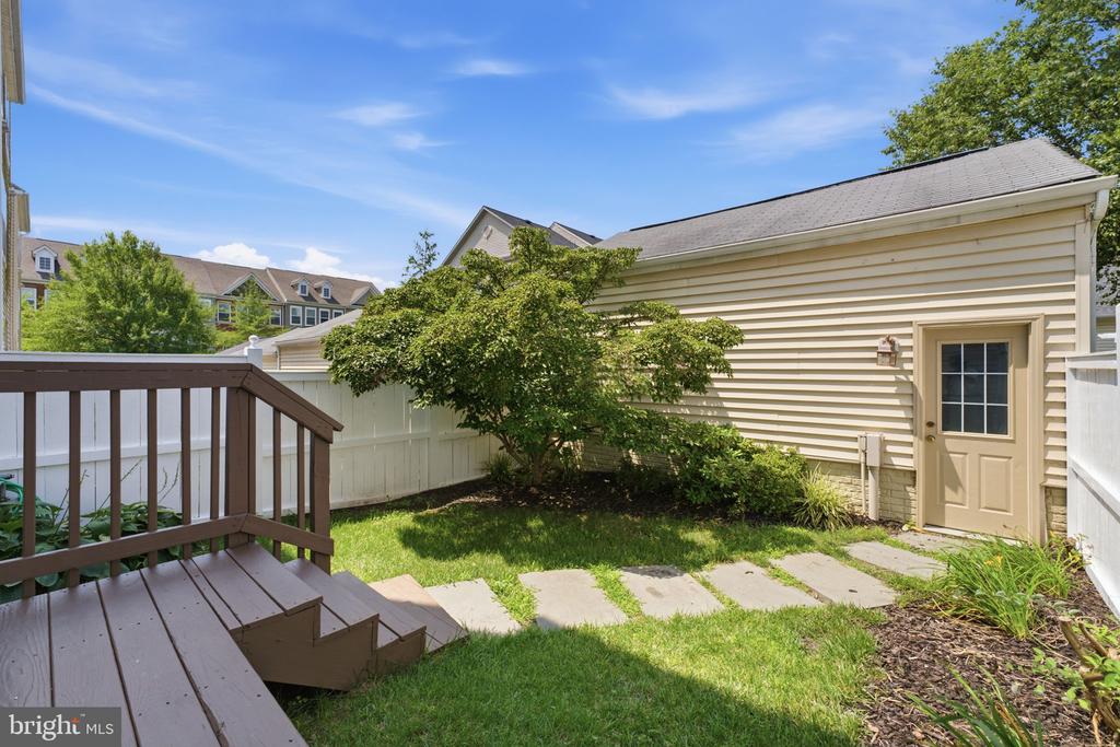 12805 CLARKSBURG SQUARE ROAD