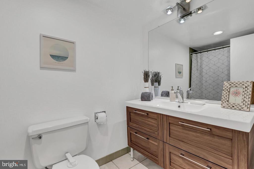 11801 ROCKVILLE PIKE Unit: 813