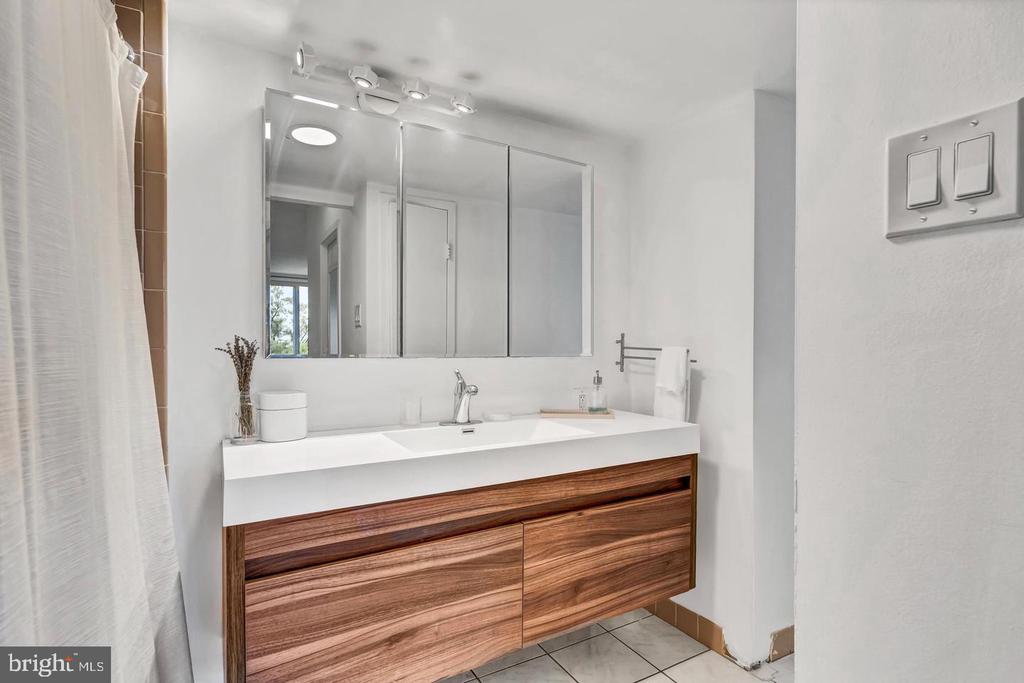 11801 ROCKVILLE PIKE Unit: 813