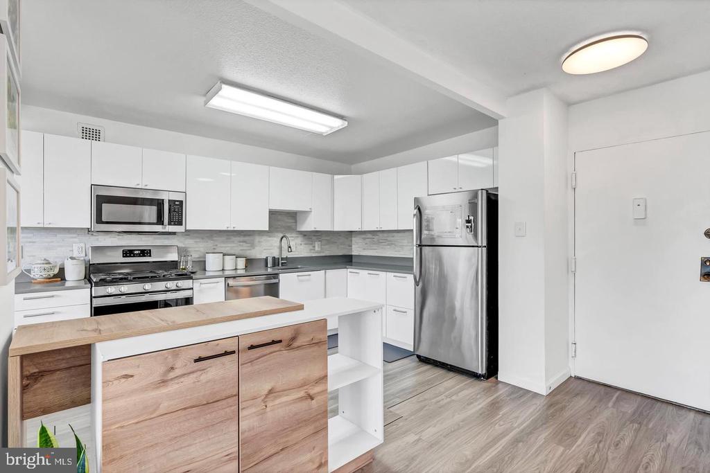 11801 ROCKVILLE PIKE Unit: 813