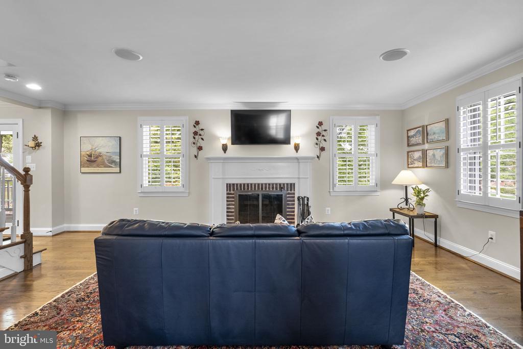 710 WOODSIDE PARKWAY
