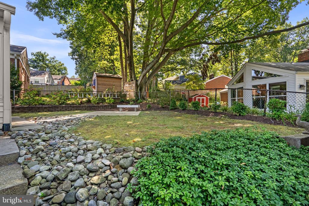 19 EASTMOOR DRIVE