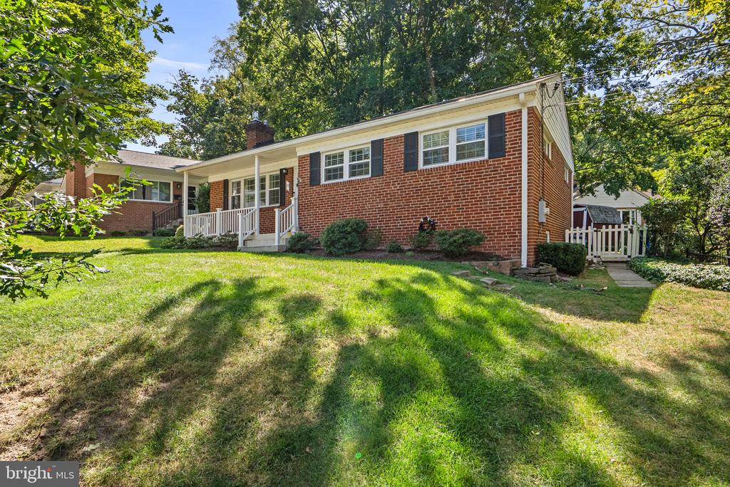 19 EASTMOOR DRIVE