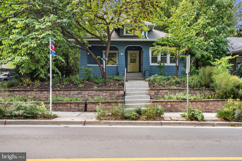 9 PHILADELPHIA AVENUE