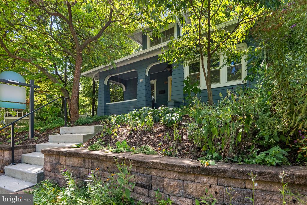 9 PHILADELPHIA AVENUE