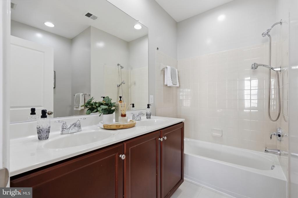 133 PRADO LANE Unit: 2903