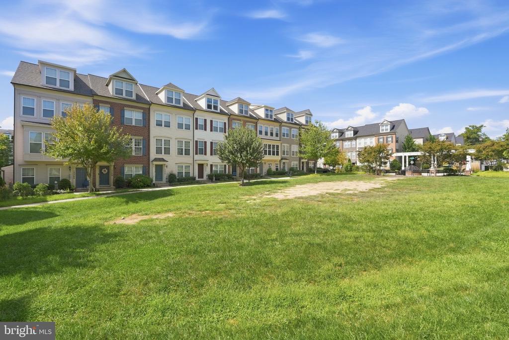 133 PRADO LANE Unit: 2903