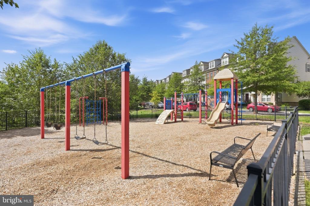 133 PRADO LANE Unit: 2903