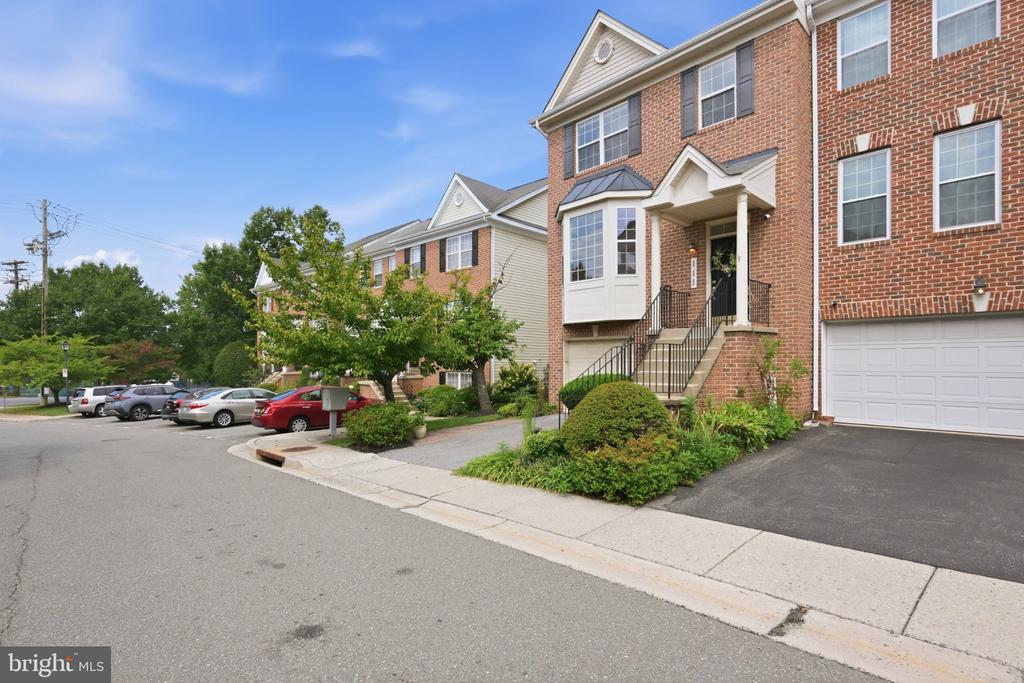 111 LONGPOINT WAY