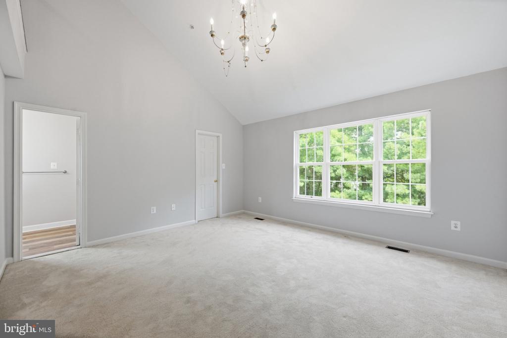 111 LONGPOINT WAY