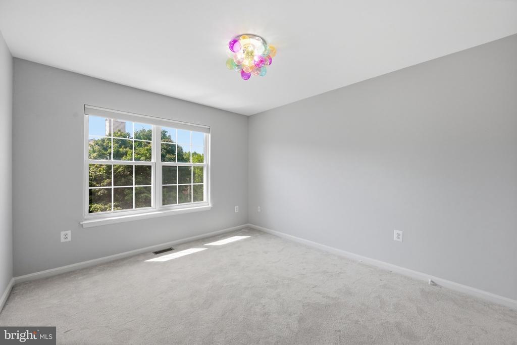 111 LONGPOINT WAY