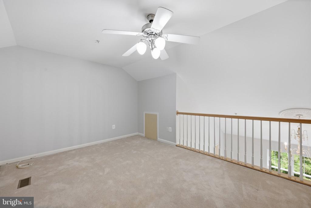 111 LONGPOINT WAY
