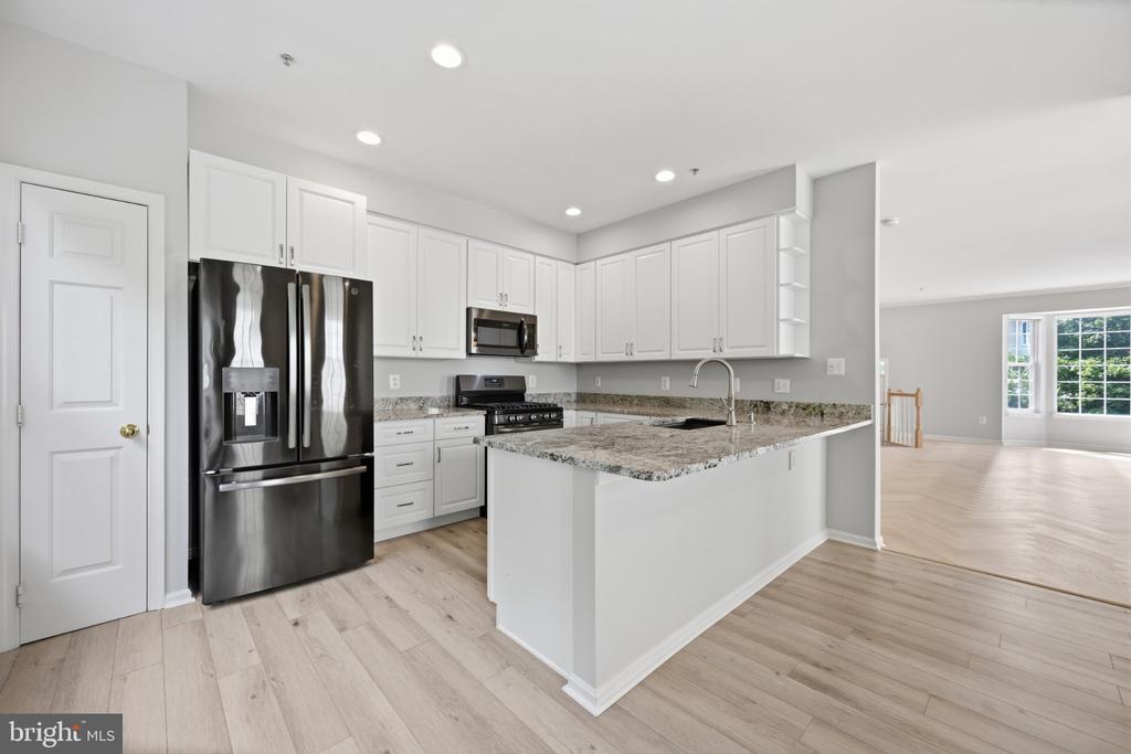 111 LONGPOINT WAY