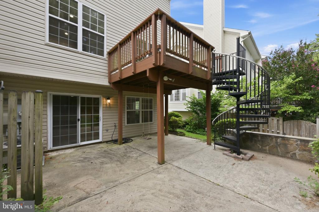 111 LONGPOINT WAY
