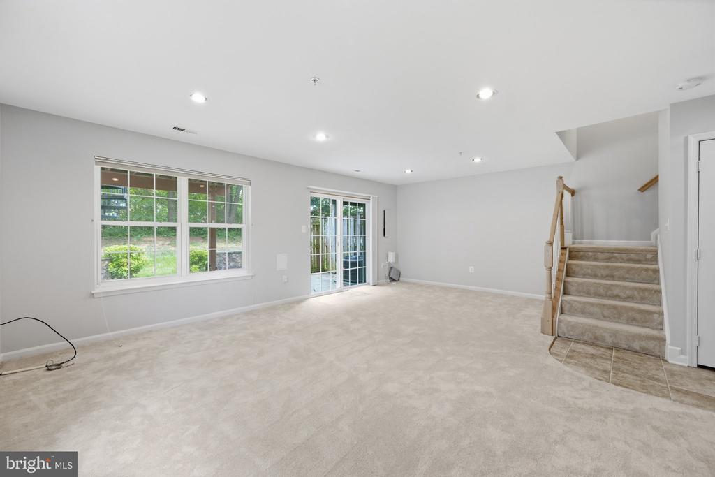 111 LONGPOINT WAY