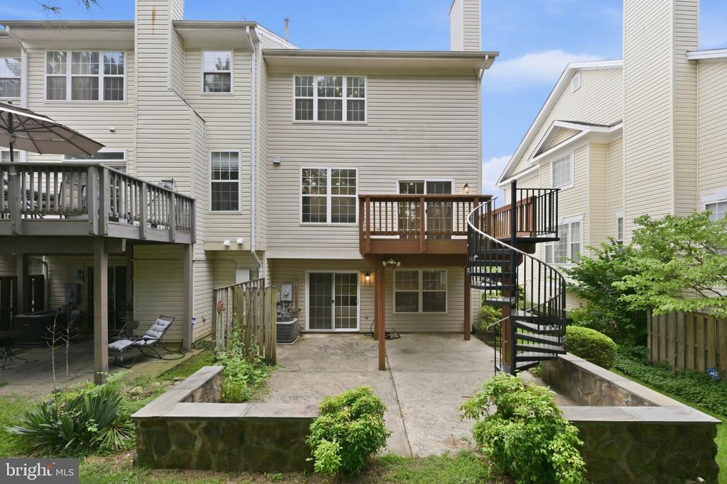 111 LONGPOINT WAY
