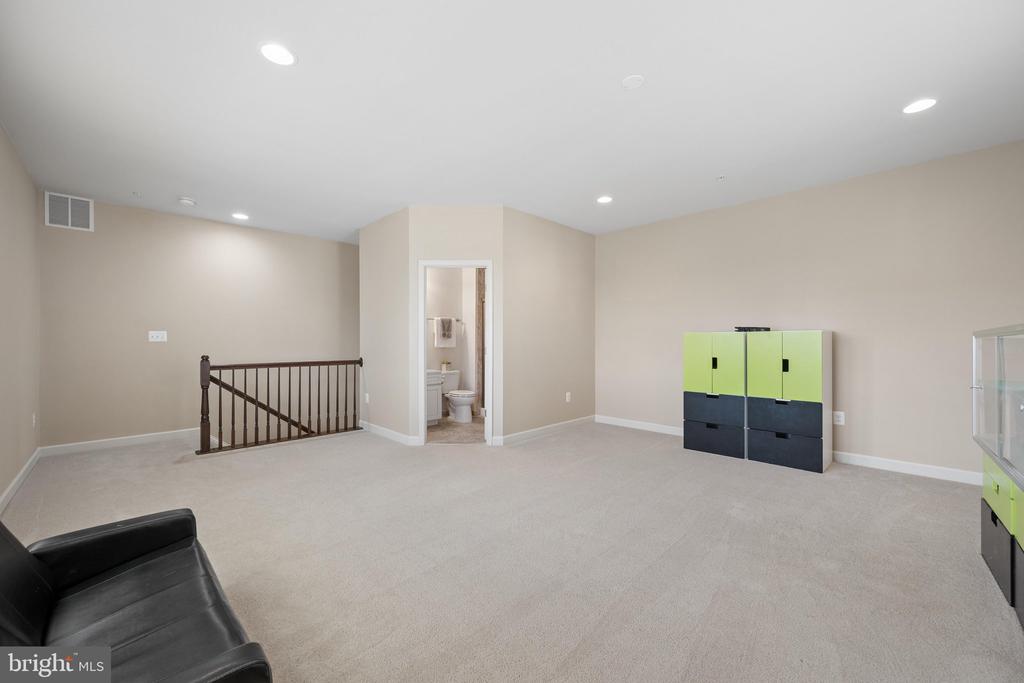 14301 BYRNE PARK DRIVE