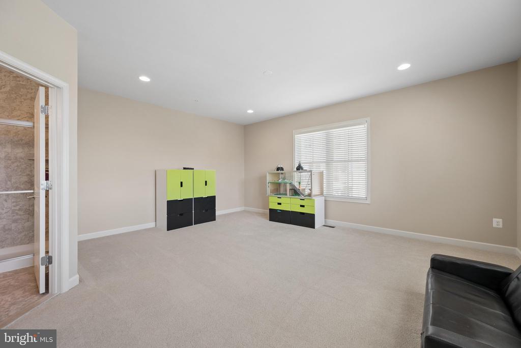 14301 BYRNE PARK DRIVE