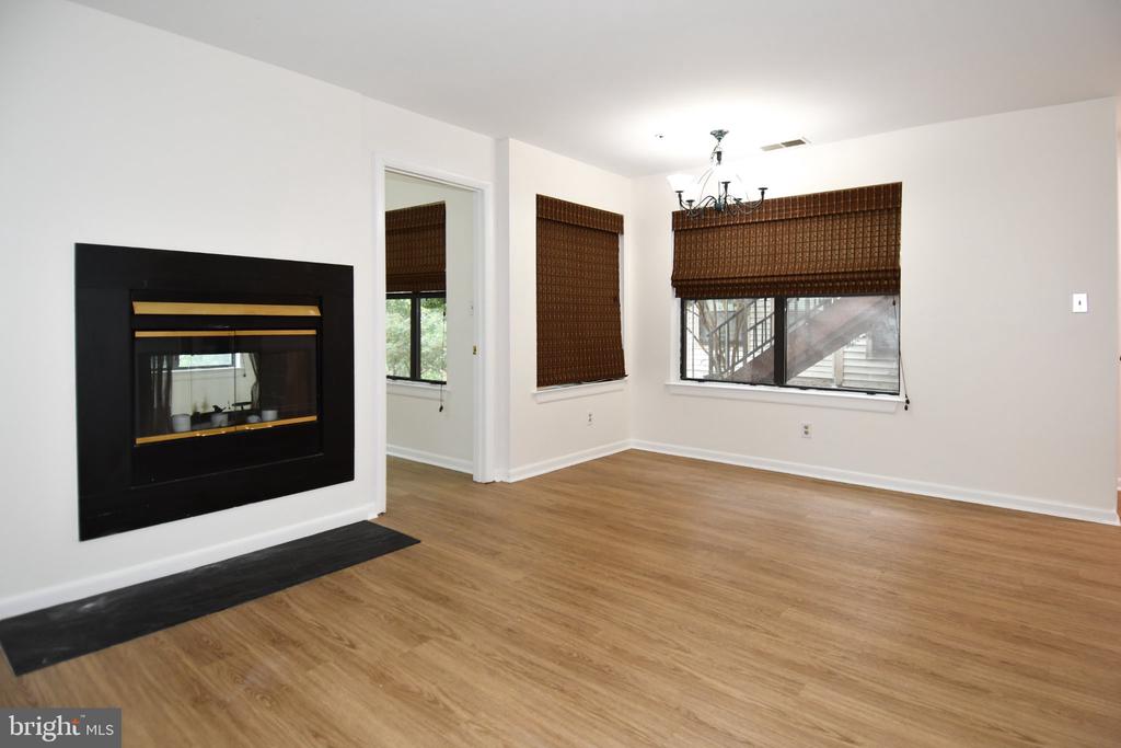 13407 SHADY KNOLL DRIVE Unit: 112/G