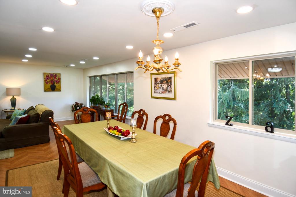 18624 WALKERS CHOICE ROAD Unit: 6