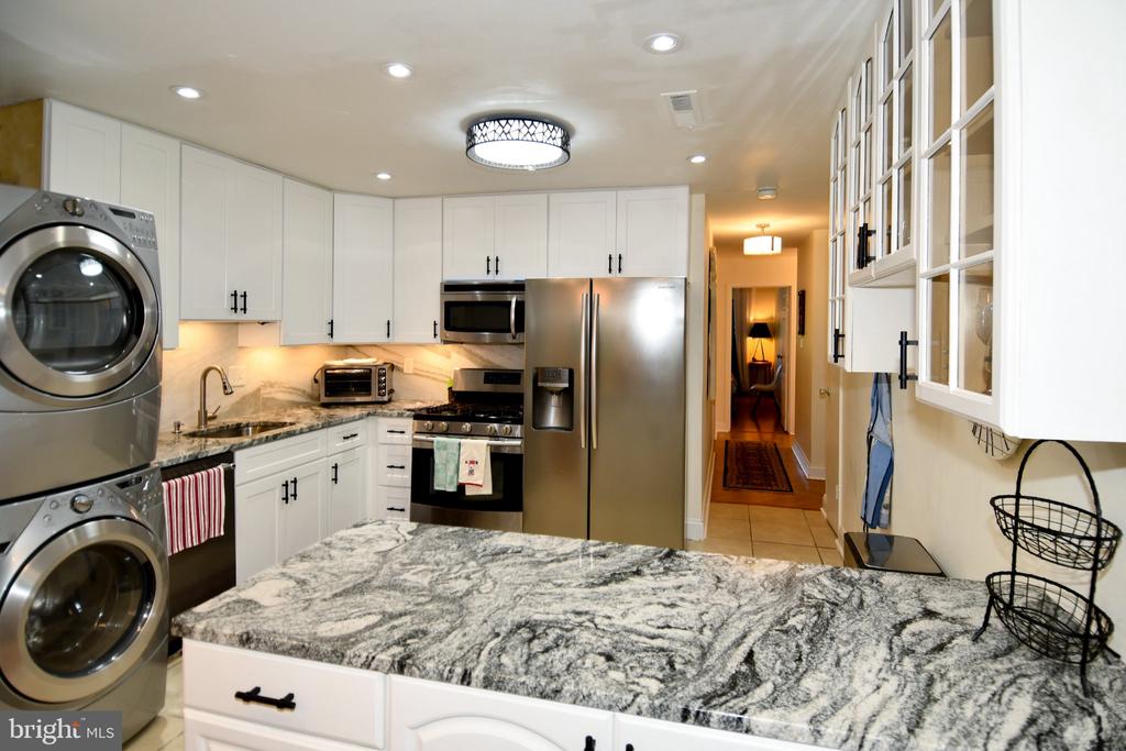 18624 WALKERS CHOICE ROAD Unit: 6