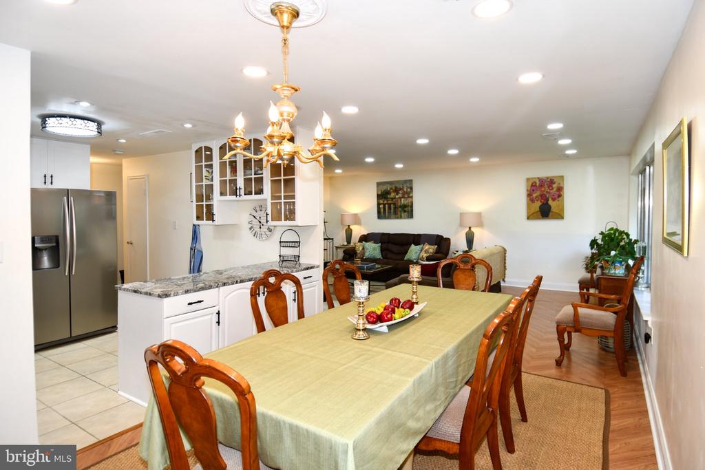 18624 WALKERS CHOICE ROAD Unit: 6