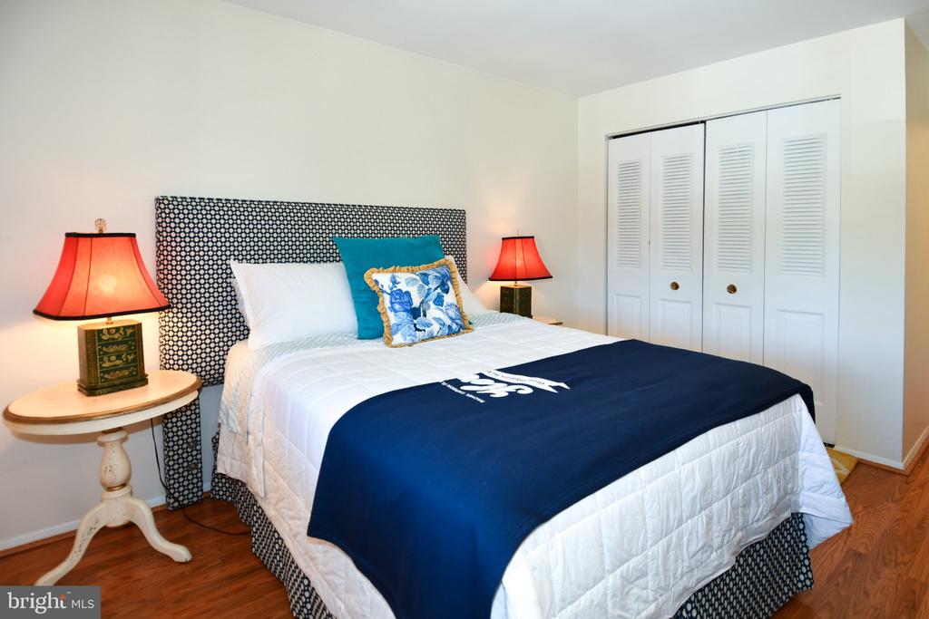 18624 WALKERS CHOICE ROAD Unit: 6