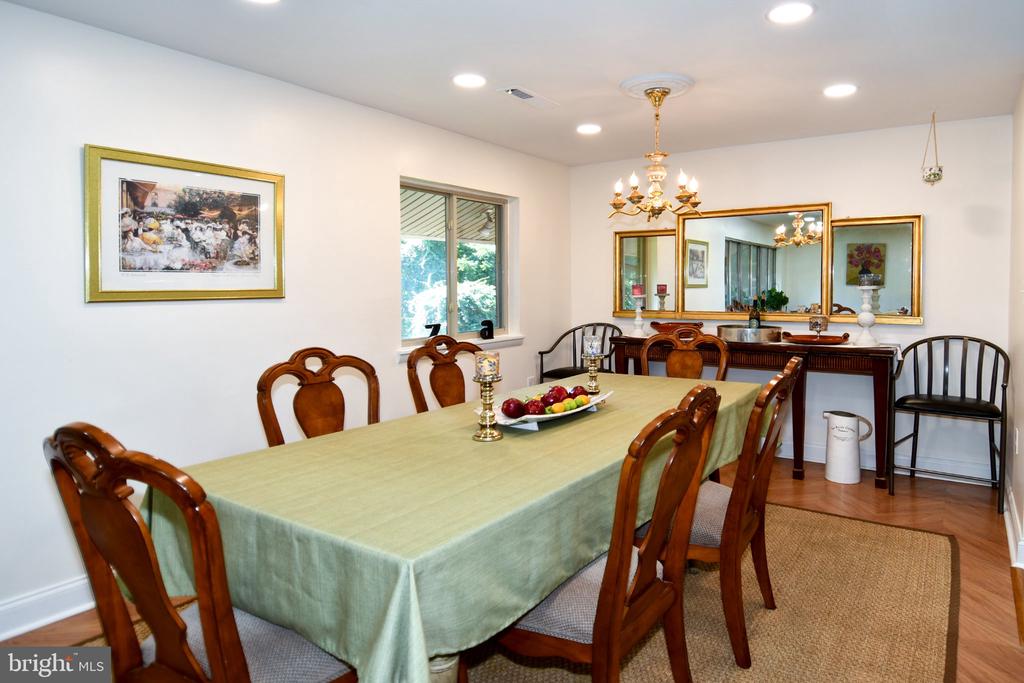 18624 WALKERS CHOICE ROAD Unit: 6